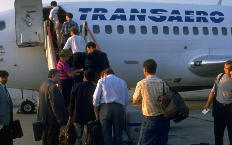 Russia's 2nd largest airline Transaero grounded