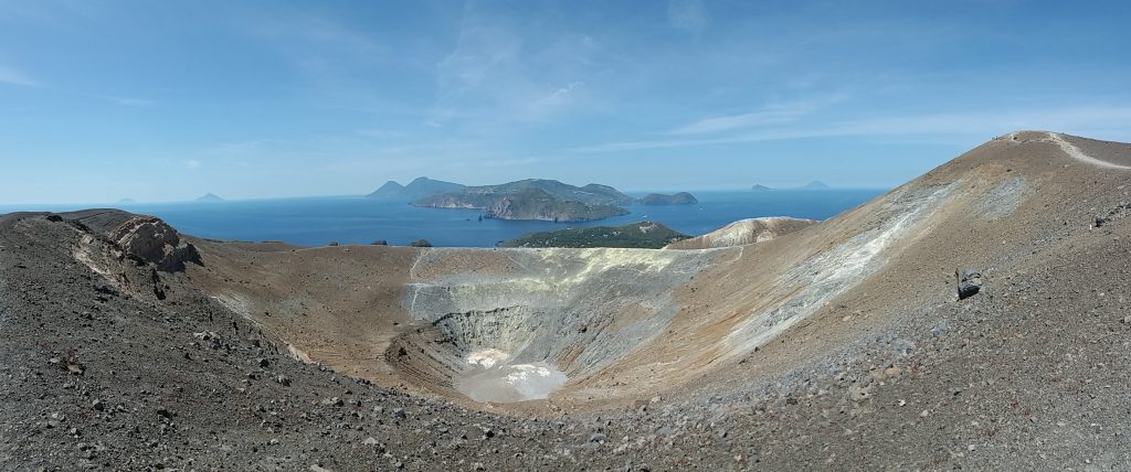 Vulcano crater