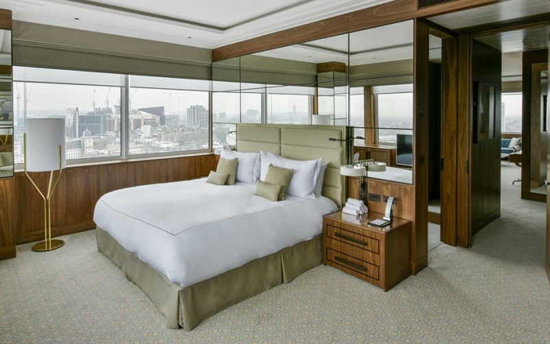 Luxury hotel with view on Hyde Park