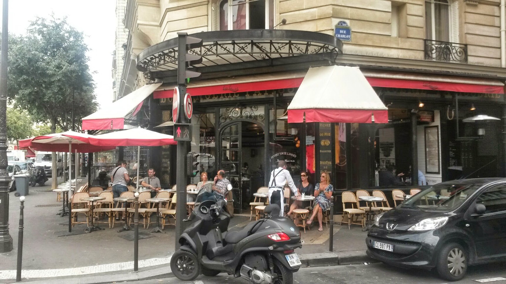 Paris to shut cafes and bars to curb Covid-19 spread as infections rise