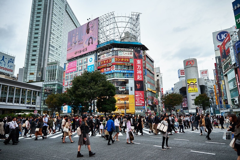 Tokyo - Luca Sartoni https://www.flickr.com/photos/lucasartoni/45378482452/